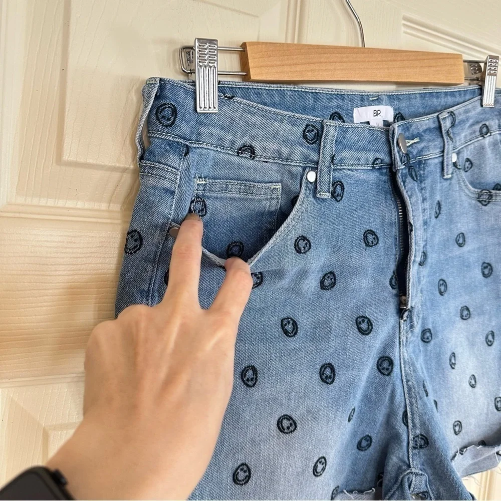 EU BP Smiley Embroidered High Rise Denim Mom Shorts